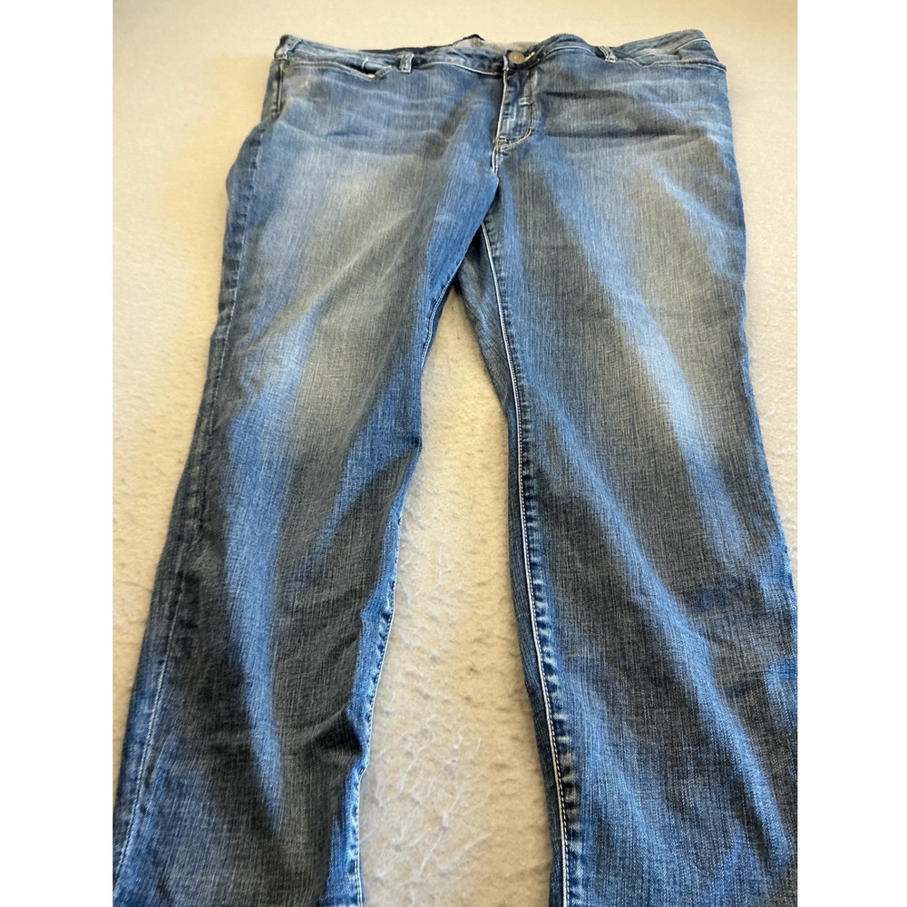 Silver Jeans Co. Bleecker Straight‎ Leg Medium Wash Denim Plus Size 22x27 Casual